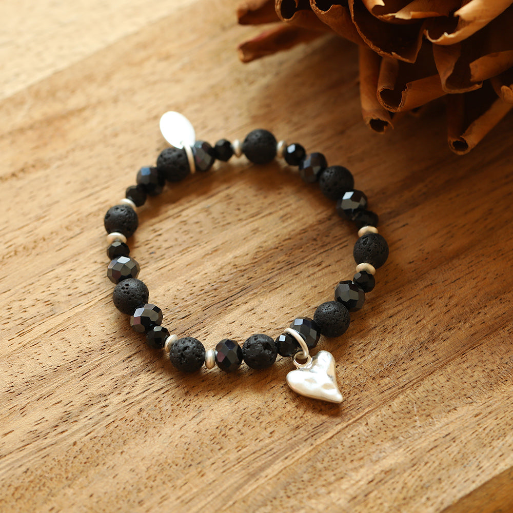 Armband mit echtem Lavastein und Herzanhänger Andreani – Handgemachter Schmuck