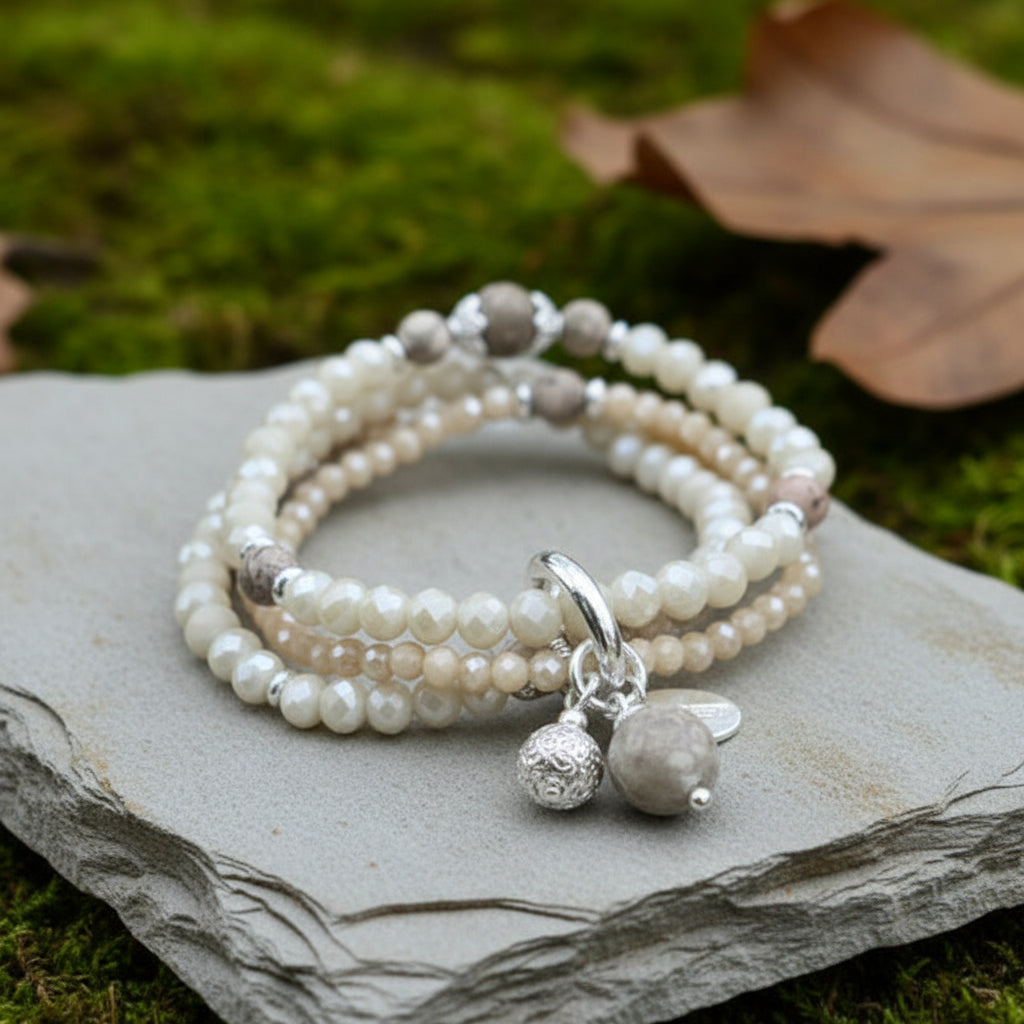Armband aus Jaspis mit Anhänger