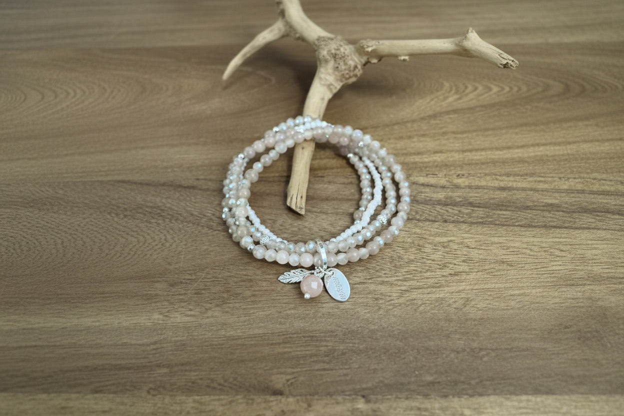 Armband aus Sonnenstein mit Blattanhänger