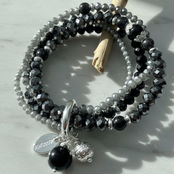 Armband aus Obsidian mit Anhänger