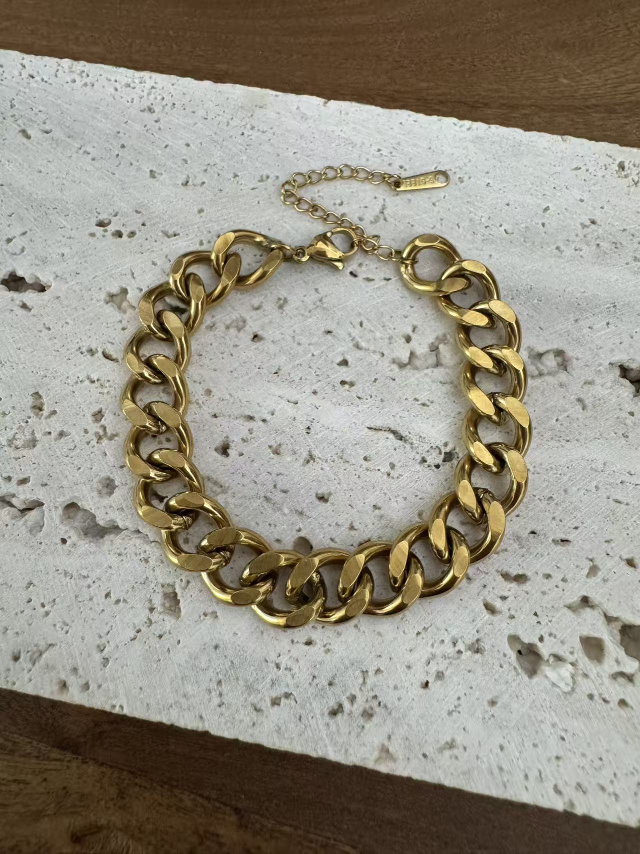 Armband aus Edelstahl