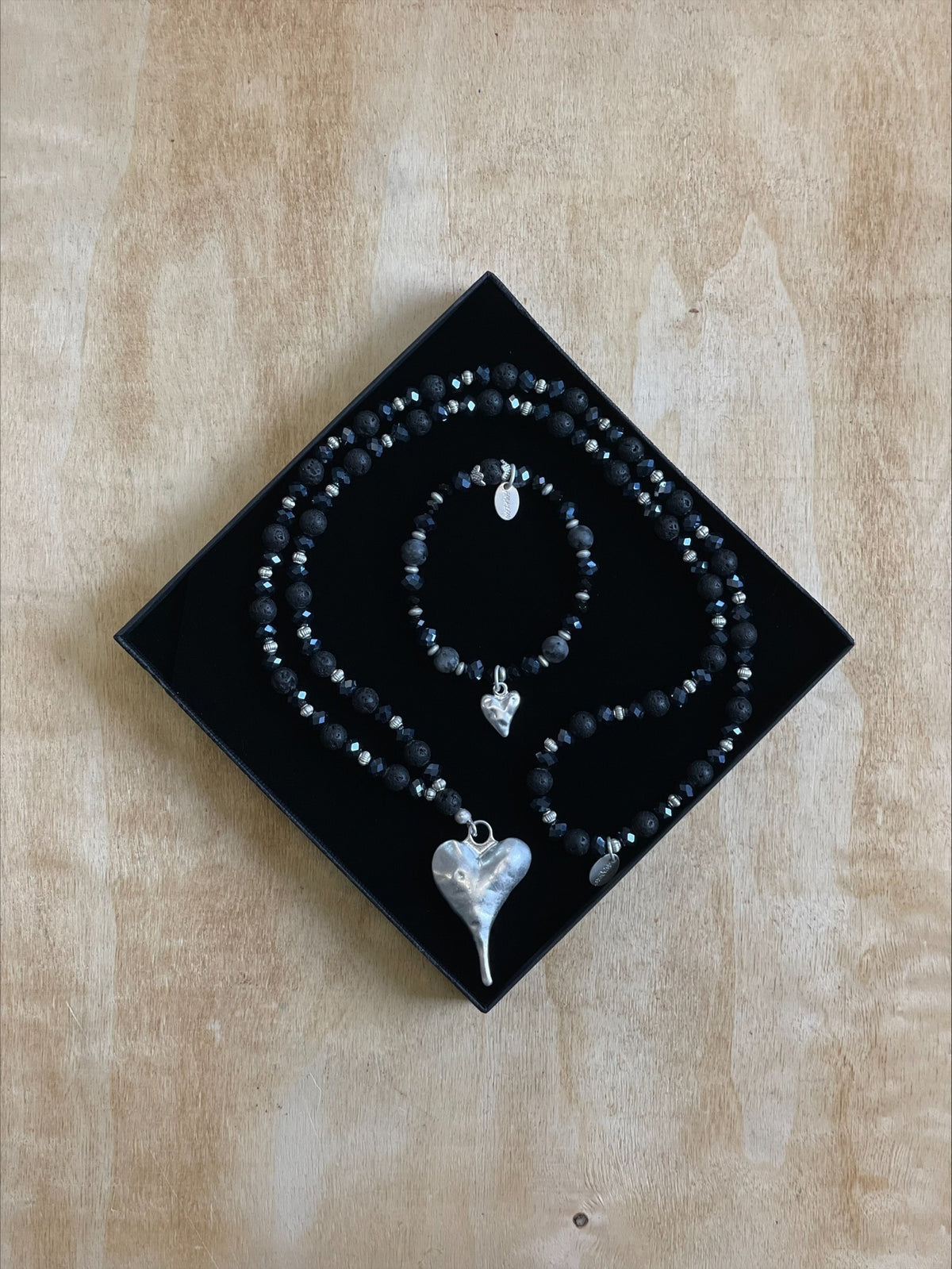 Geschenkset Kette und Armband aus echtem Lavastein Andreani – Handgemachter Schmuck