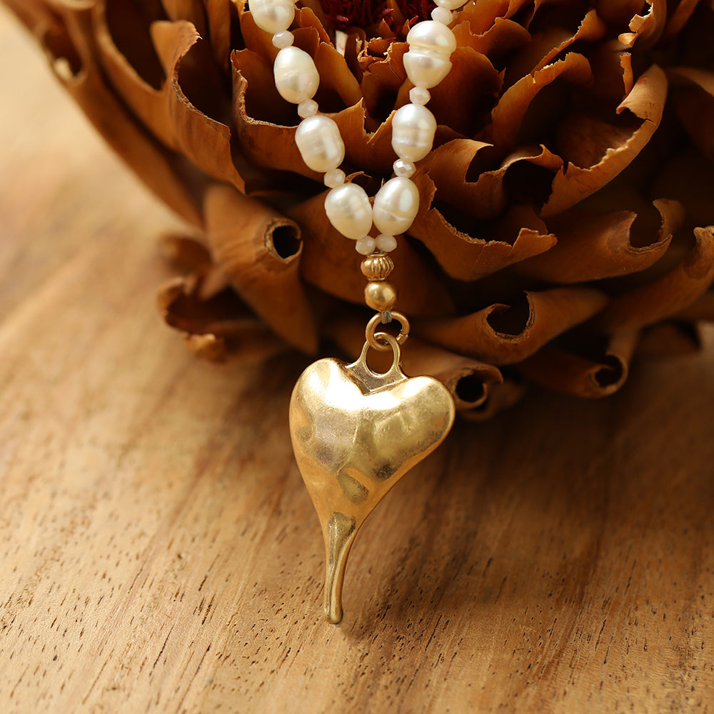 Halskette mit echtem Süsswasserperlen und Herzanhänger Andreani – Handgemachter Schmuck