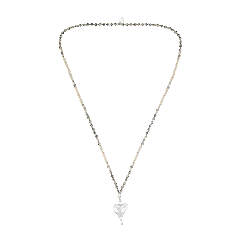 Halskette aus Dalmatiner Jaspis mit Herzanhänger