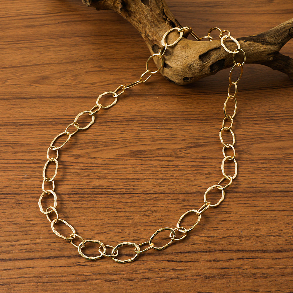 Lange goldfarbene Gliederhalskette aus rhodiniertem Metall – 80 cm
