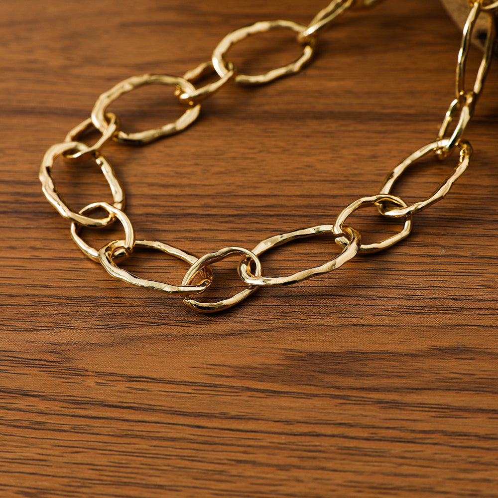 Lange goldfarbene Gliederhalskette aus rhodiniertem Metall – 80 cm