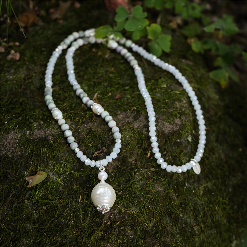 Halskette aus Shellbead und Jade