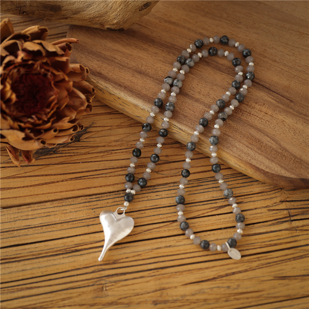 Halskette aus Spectrolite mit Herzanhänger