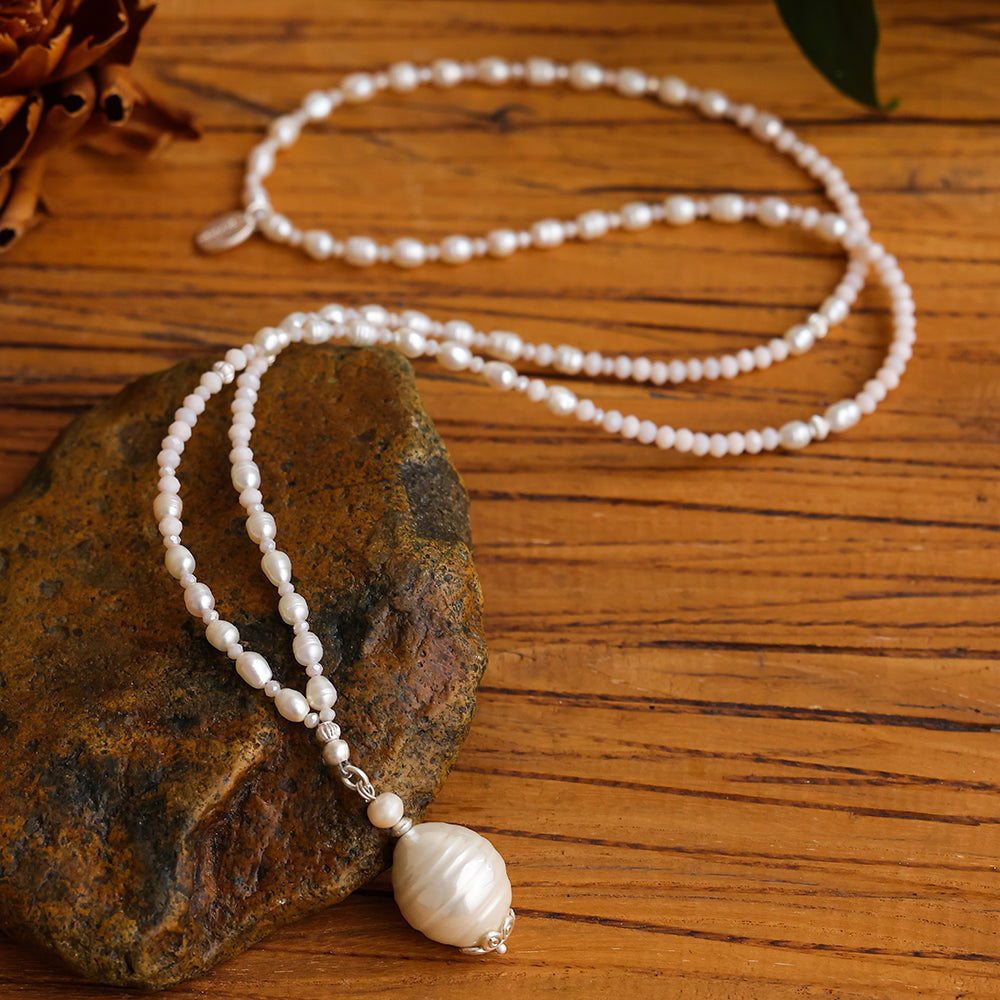 Halskette aus echten Süsswasserperlen mit Anhänger