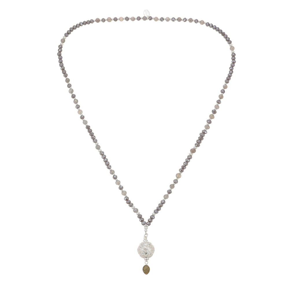 Kette mit Kugelanhänger aus Labradorit