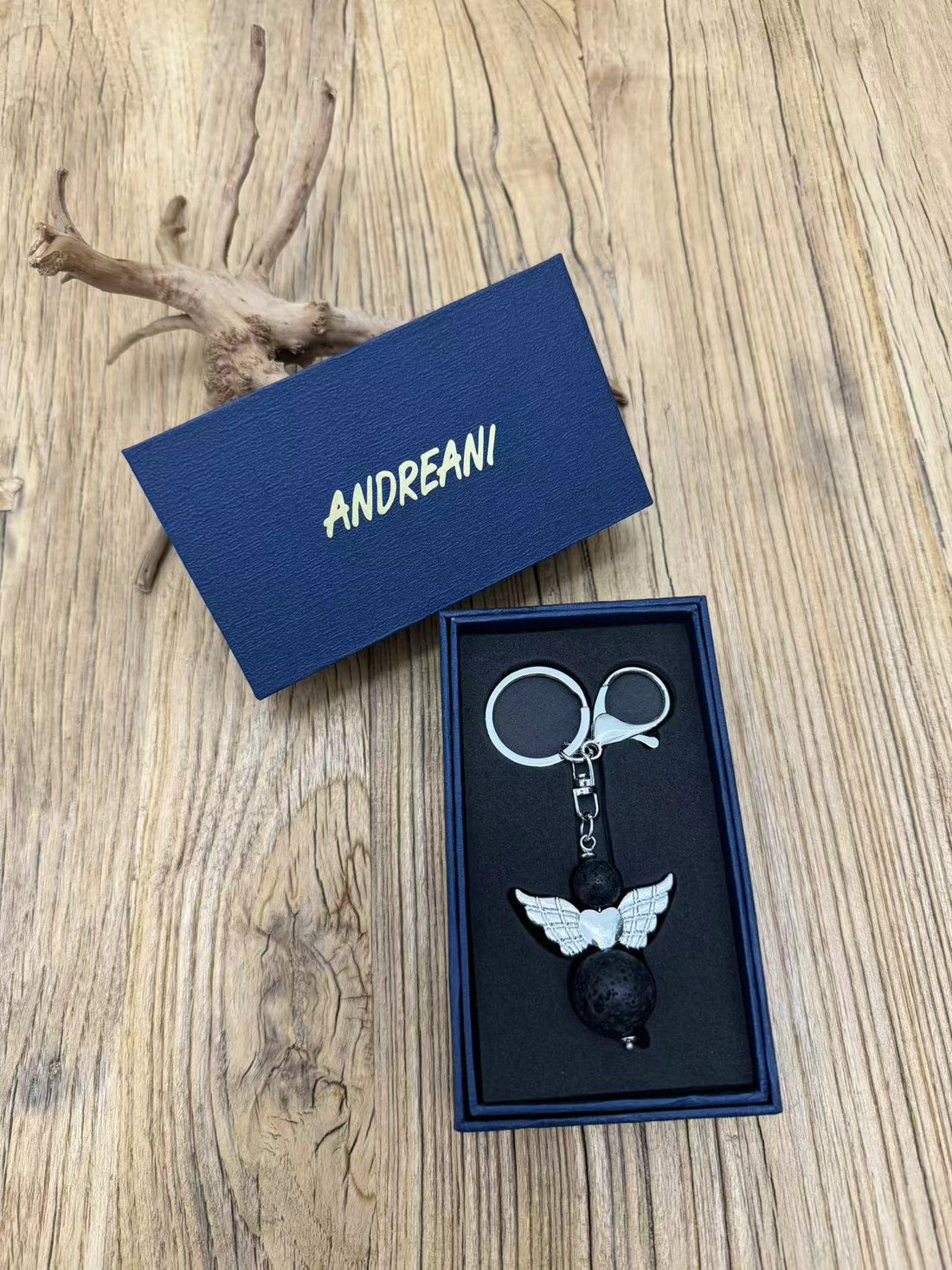 Schlüsselanhänger "Engel" aus echtem Lavastein Andreani – Handgemachter Schmuck