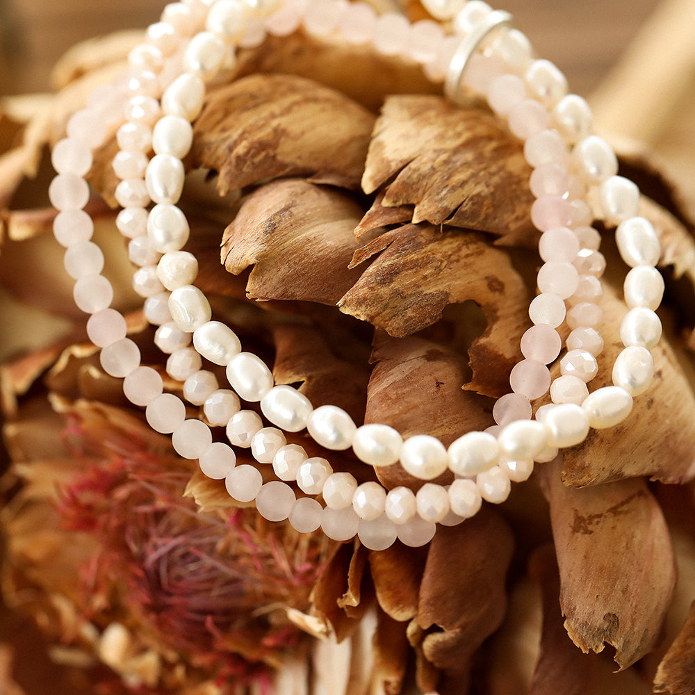 Armband mit echten Süsswasserperlen und Rosenquarz Andreani – Handgemachter Schmuck