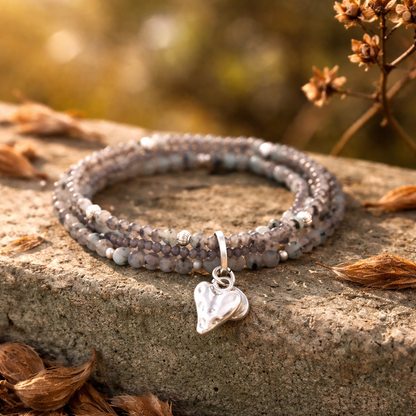 Armband aus echtem Kiwi Jaspis mit Herzanhänger