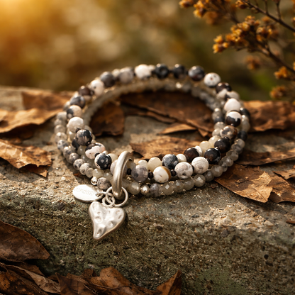 Armband aus echtem Grauem Achat mit Herzanhänger