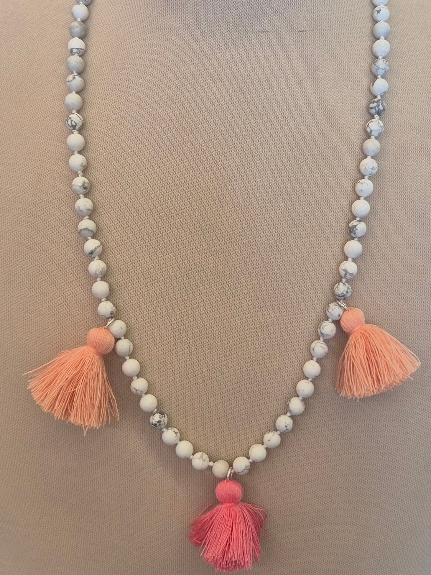 Ibiza Halskette aus Howlith in Pink
