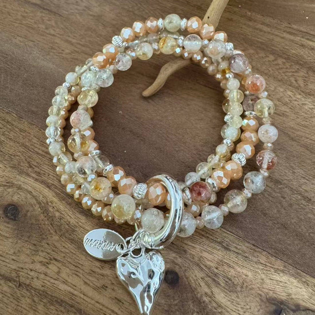 Armband mit Herzanhänger aus Citrin