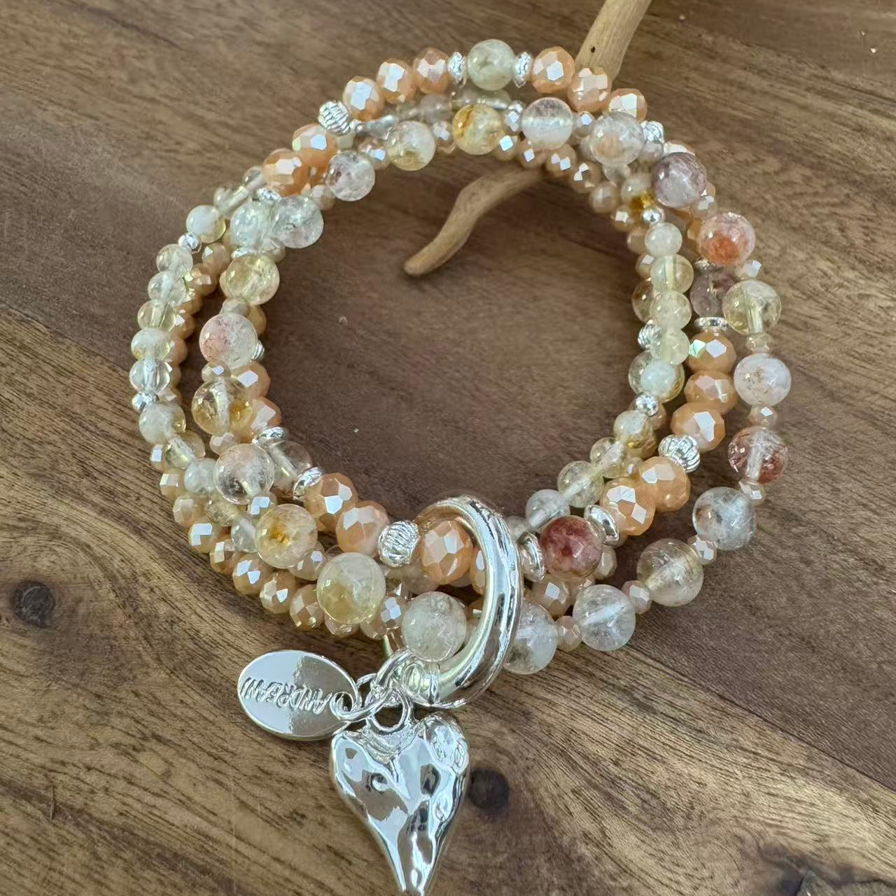Armband mit Herzanhänger aus Citrin