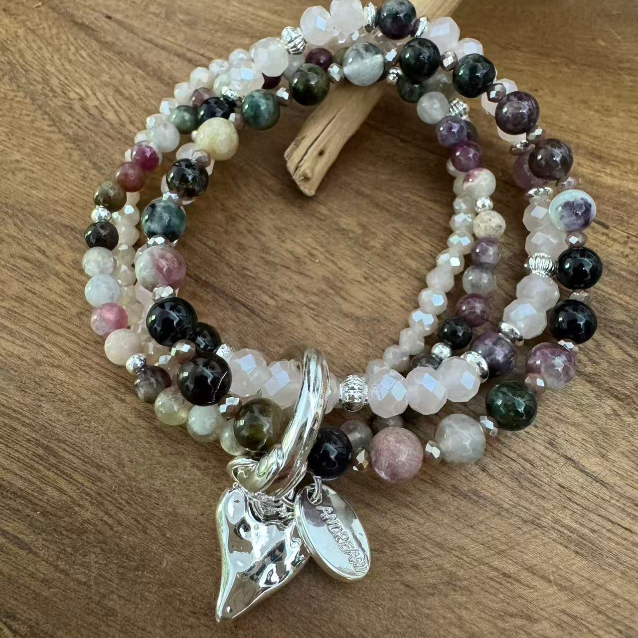 Armband mit Herzanhänger aus Mookait
