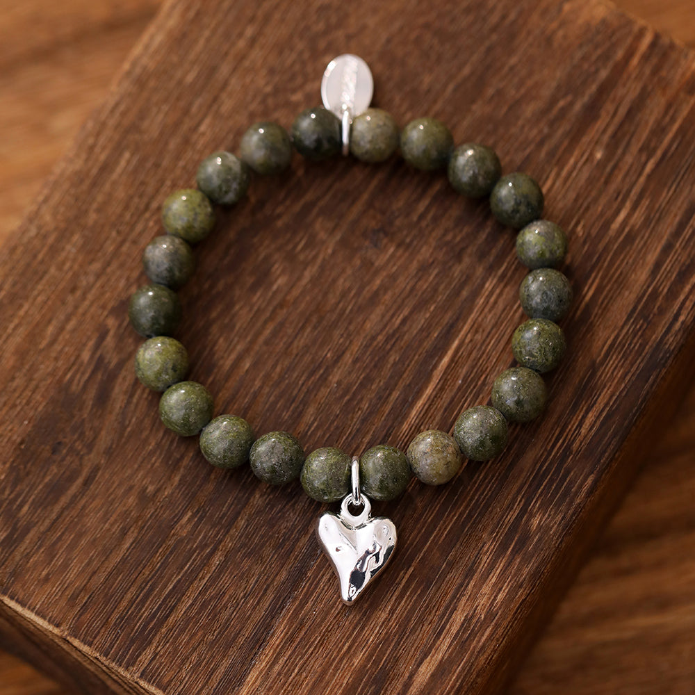 Armband aus echter Afrikanischer Grüner Jade mit Herzanhänger