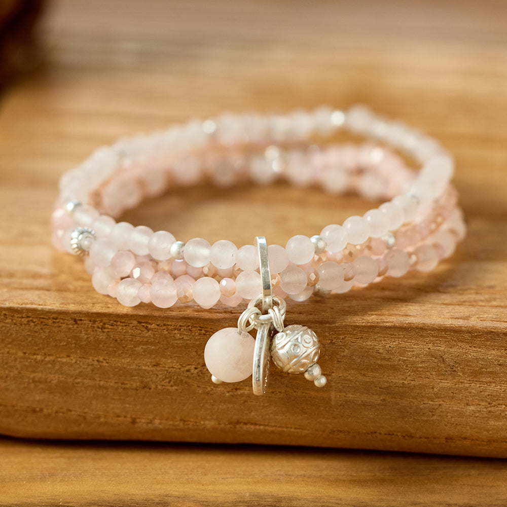 Armband aus Rosenquarz mit Anhänger