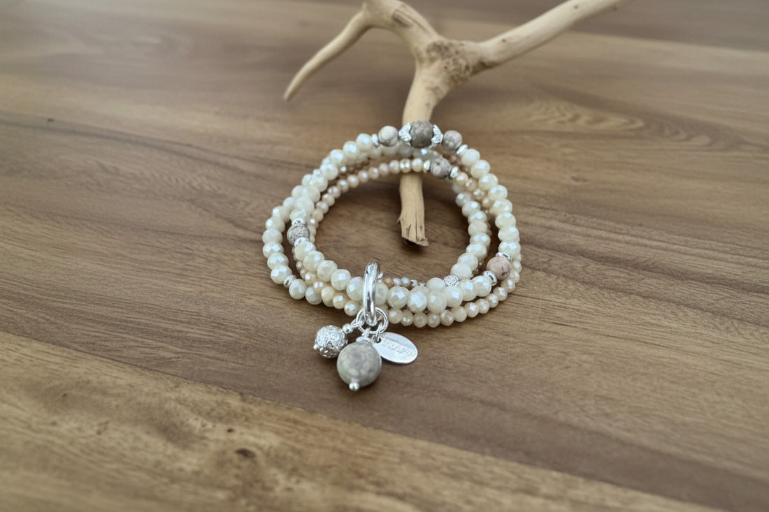 Armband aus Jaspis mit Anhänger