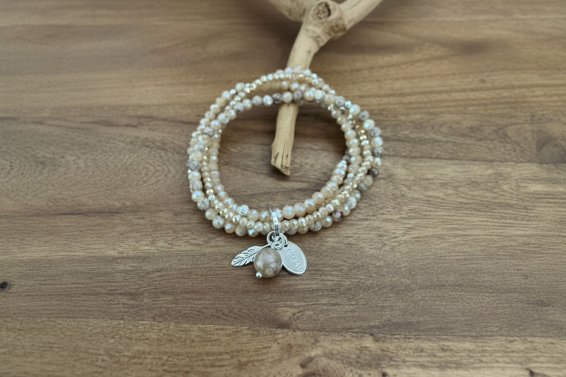 Armband aus Jaspis mit Blattanhänger