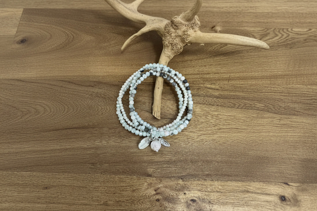 Armband aus Rotem Jaspis mit Blattanhänger