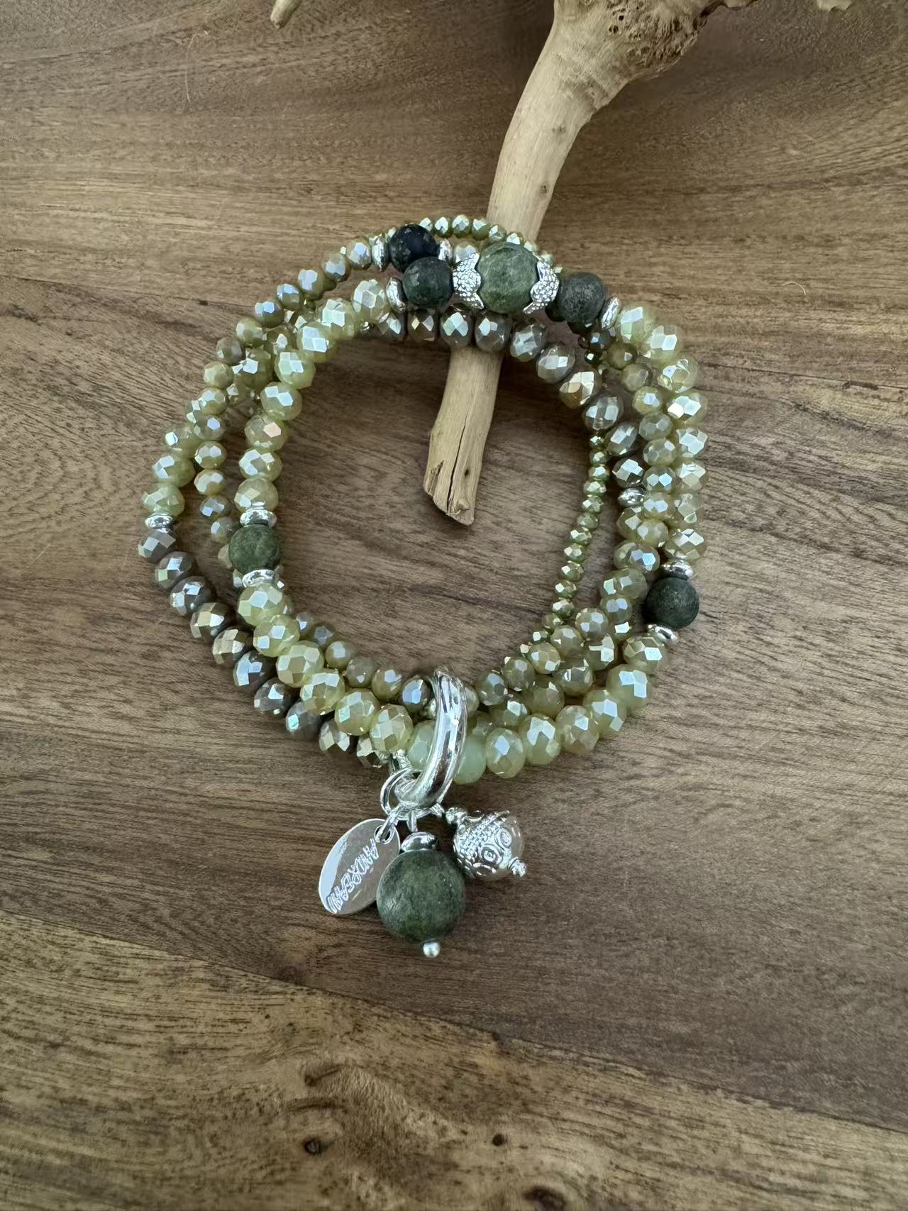 Anker - Harmonische Jade-Akzente für innere Balance