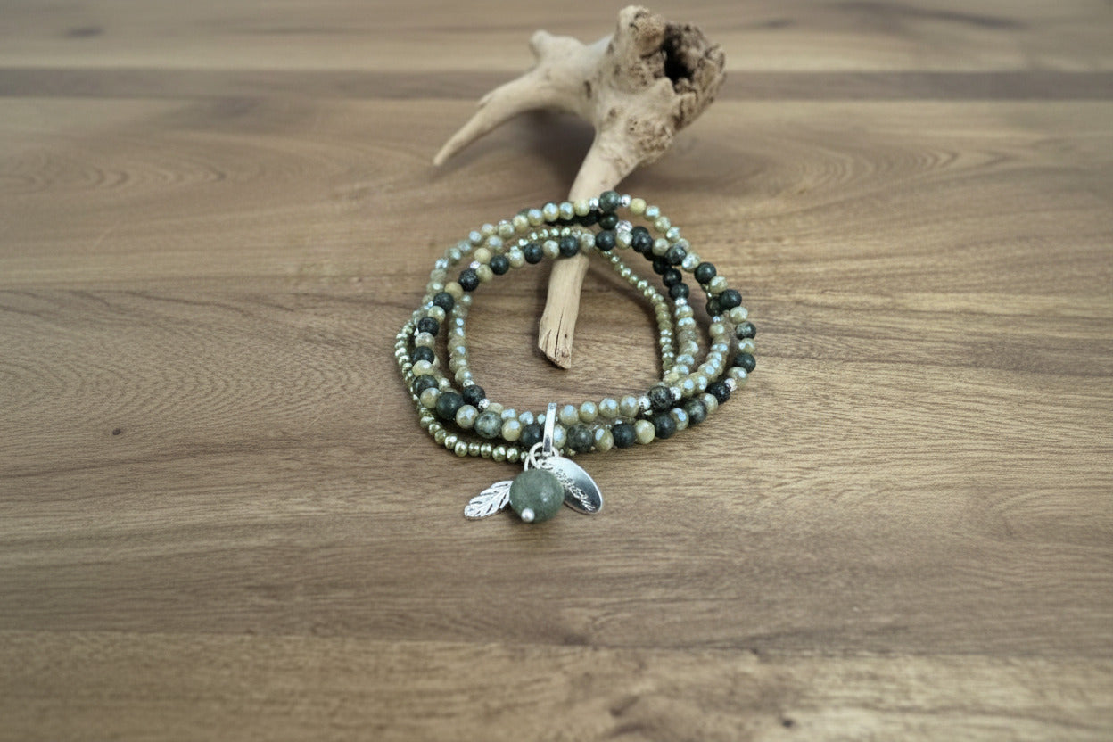 Armband aus Afrikanischer grüner Jade mit Blattanhänger