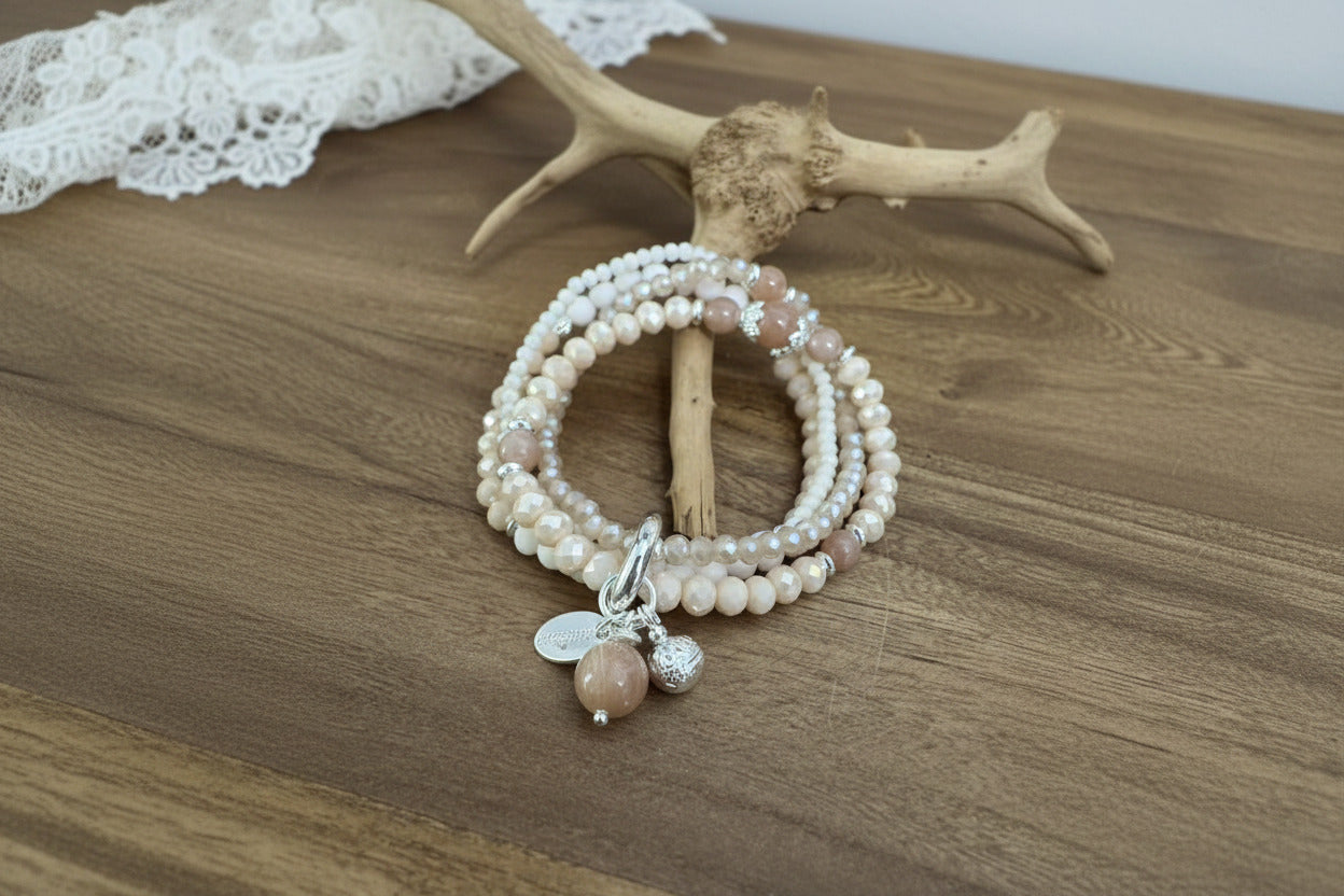 Armband aus Sonnenstein mit Anhänger