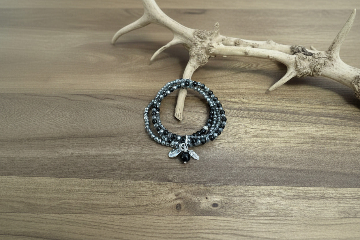 Armband aus Obsidian mit Blattanhänger