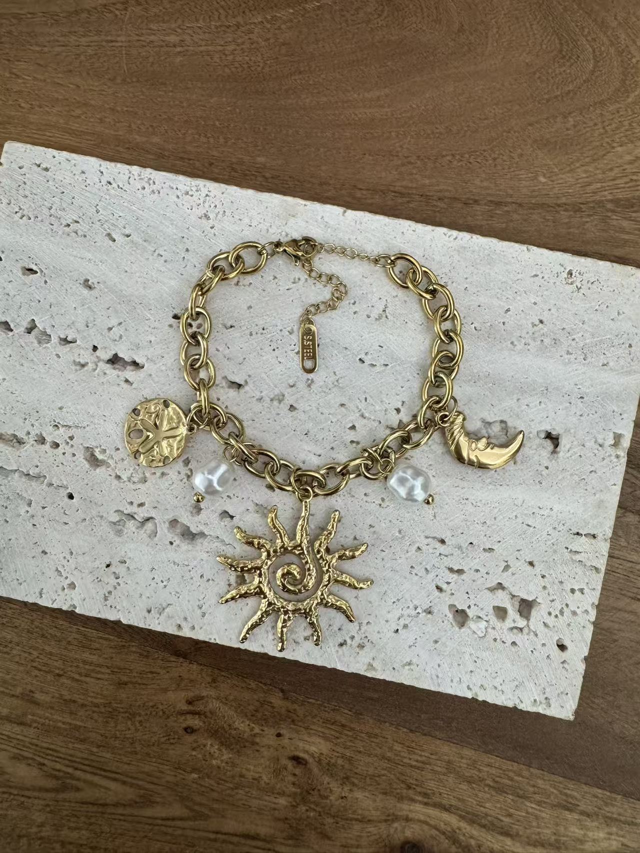 Armband aus Edelstahl mit Anhänger