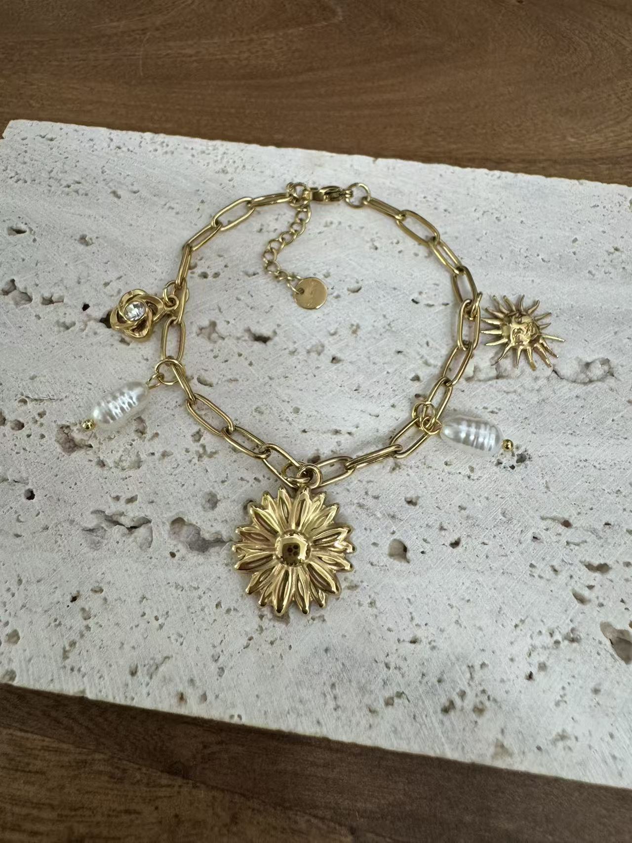 Armband aus Edelstahl mit Anhänger