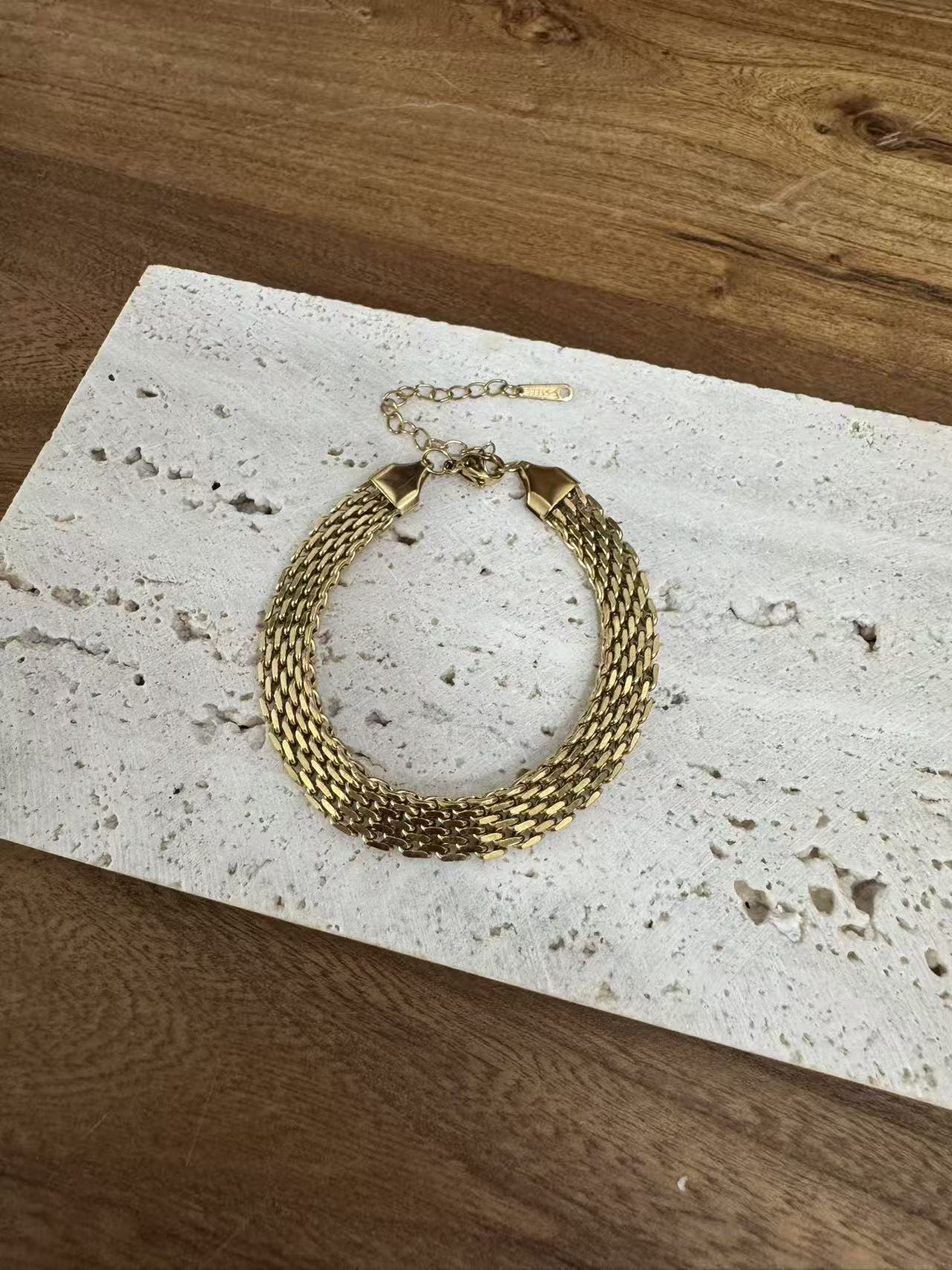 Armband aus Edelstahl
