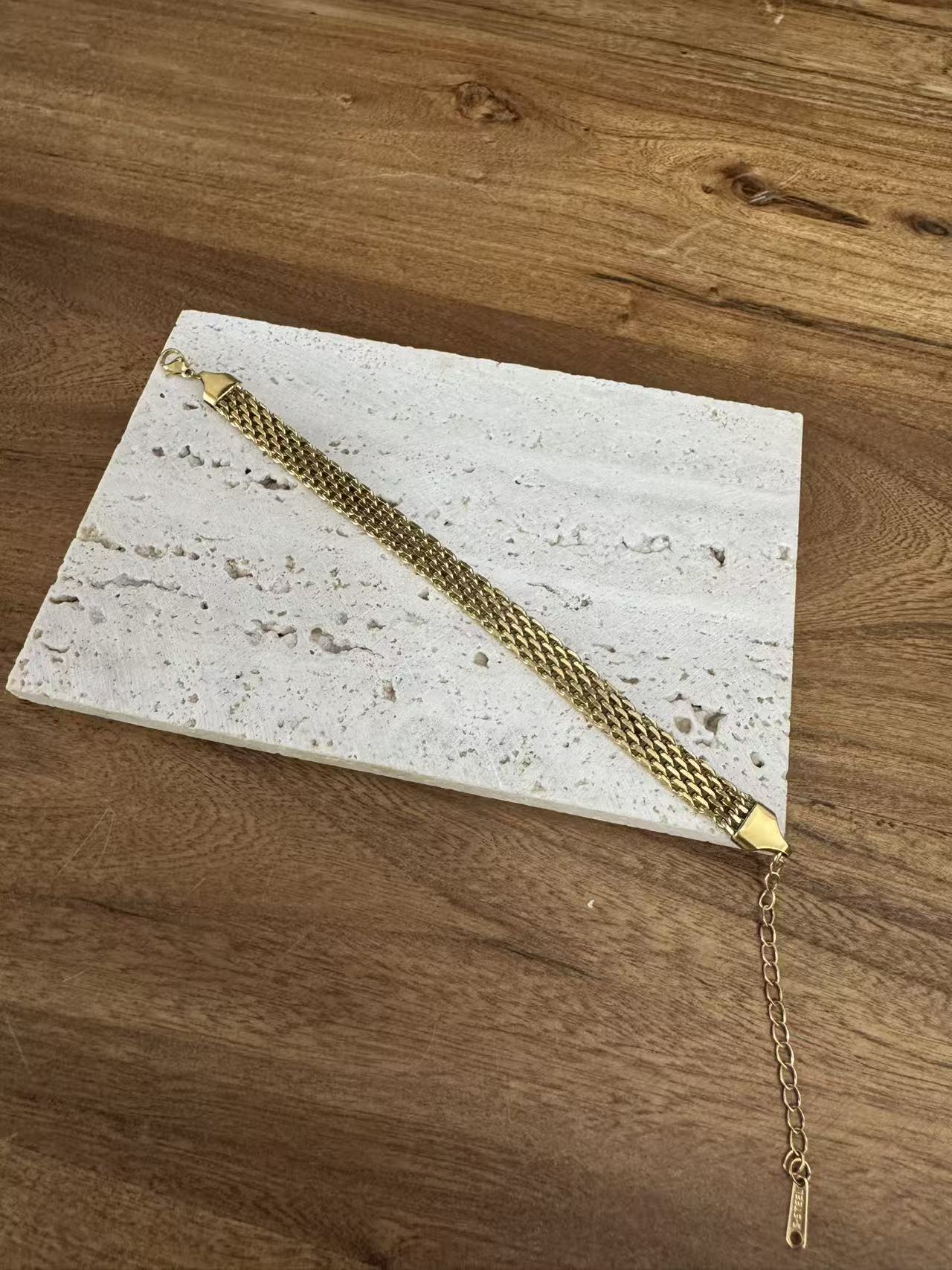 Armband aus Edelstahl