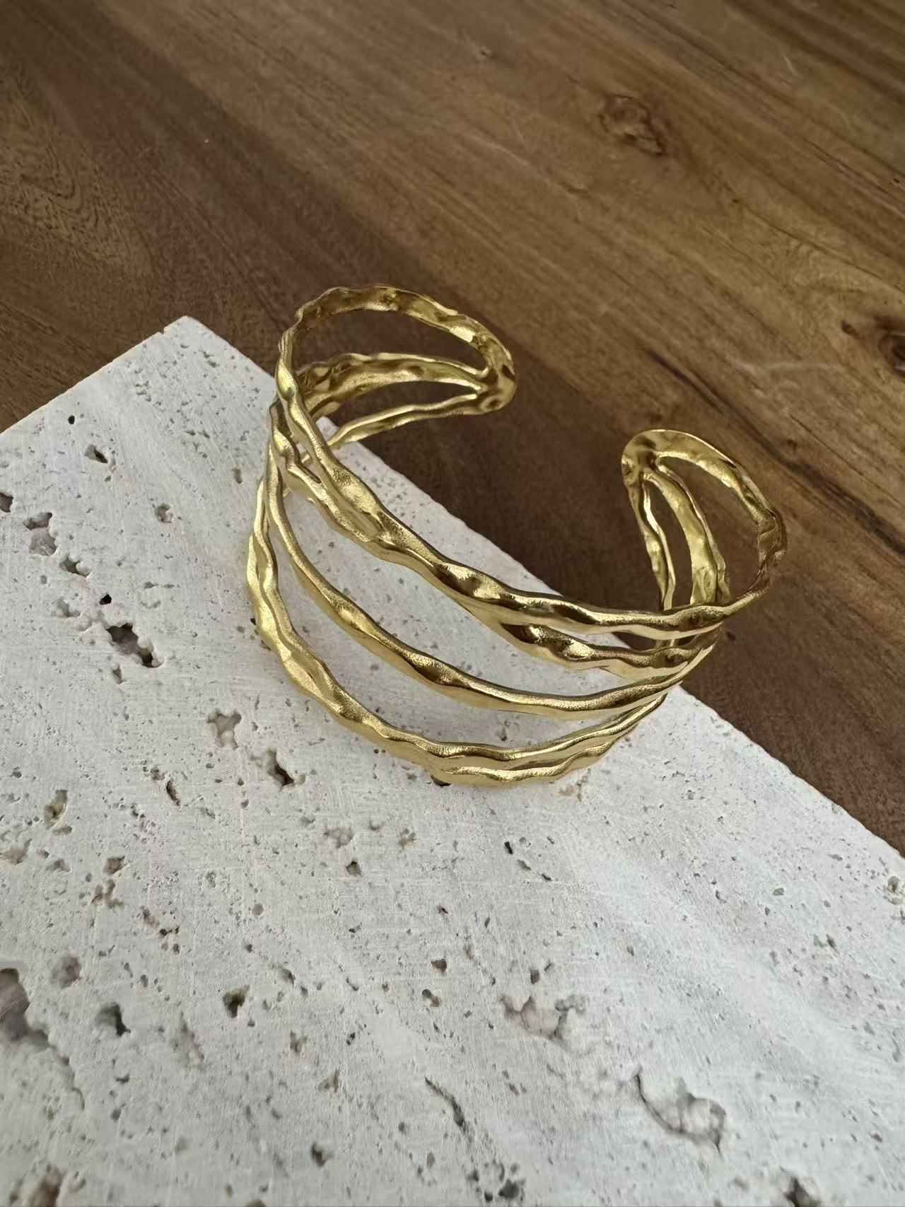 Armband aus Edelstahl