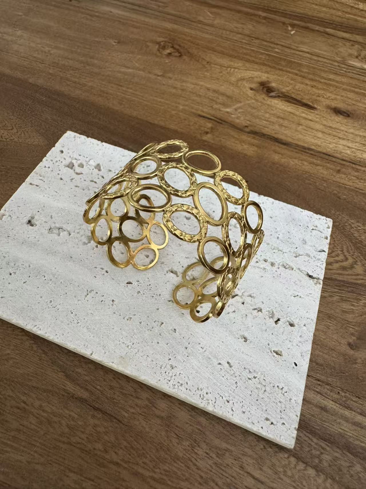 Armband aus Edelstahl