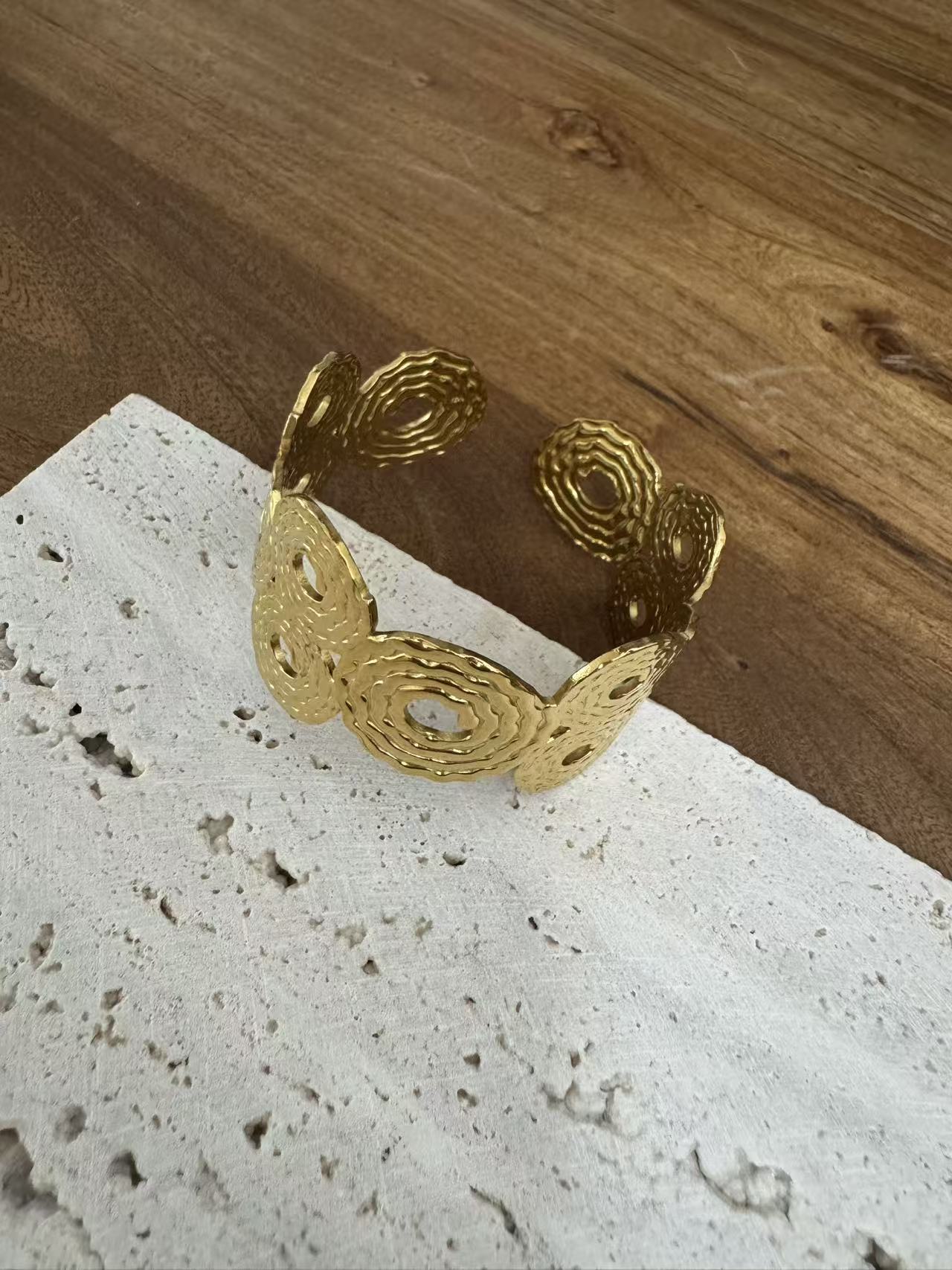 Armband aus Edelstahl