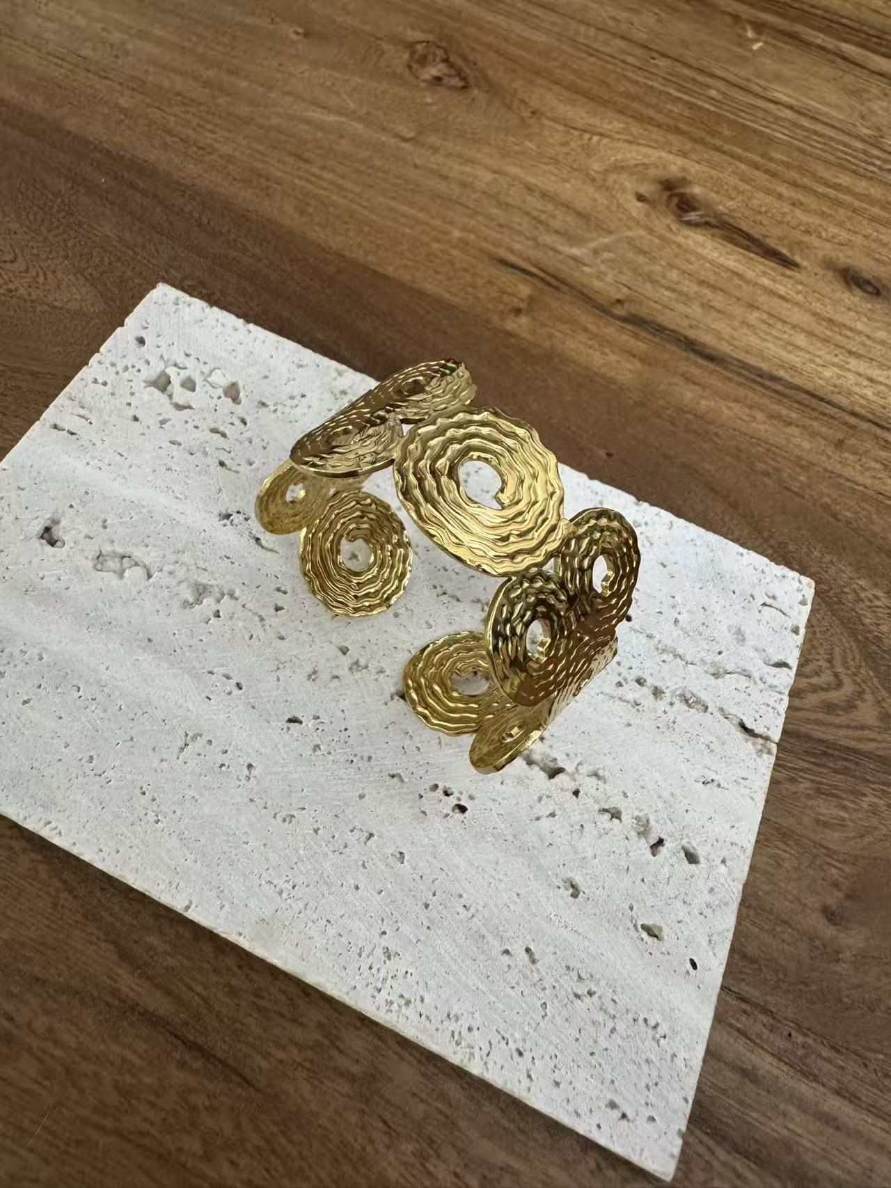Armband aus Edelstahl