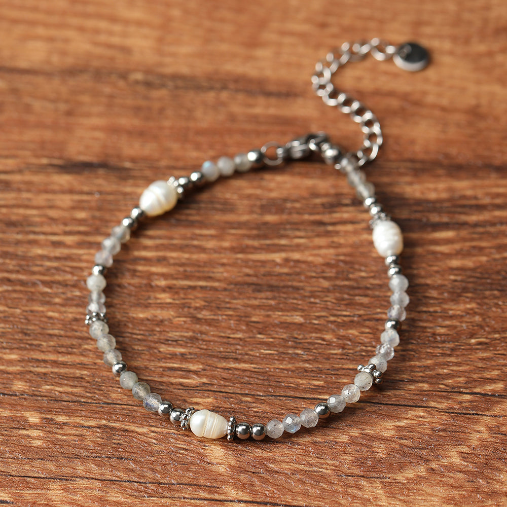 Armband aus echtem Labradorit mit Süsswasserperlen silberfarbig