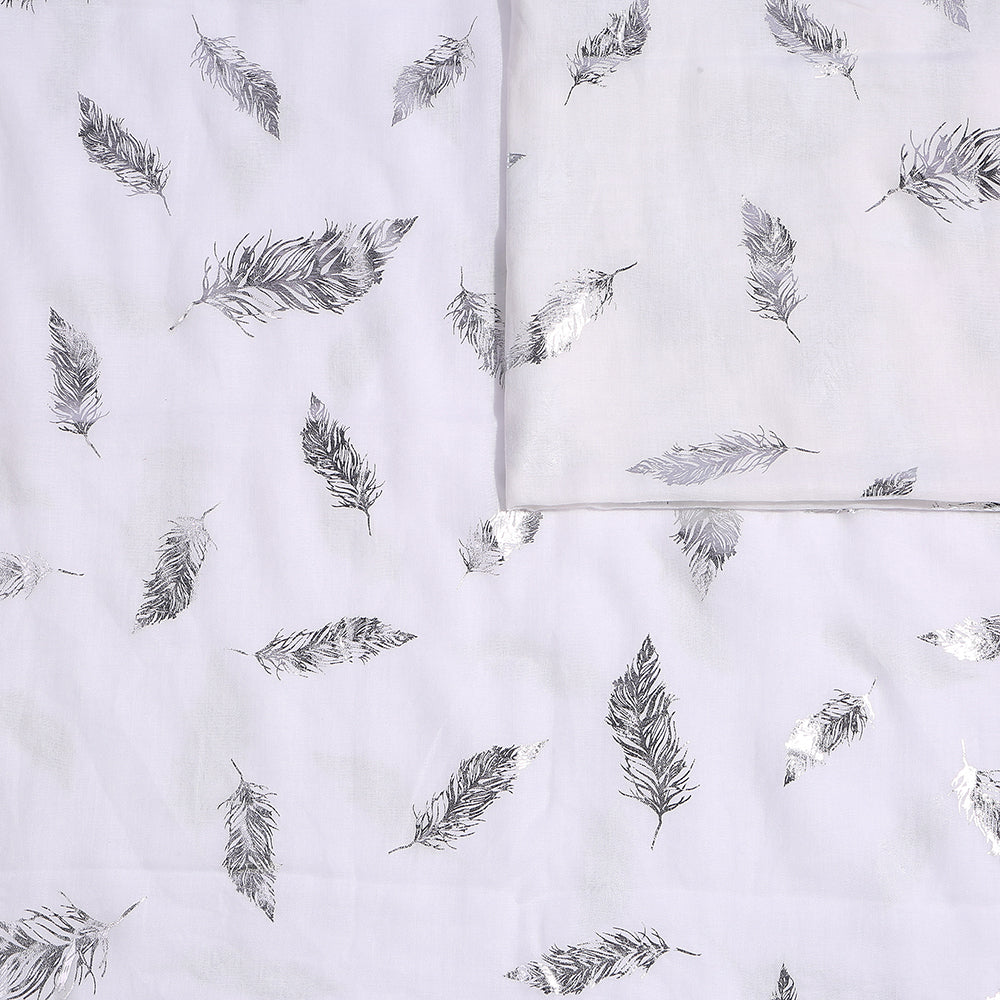 Schal weiss mit Federn im silbereffekt