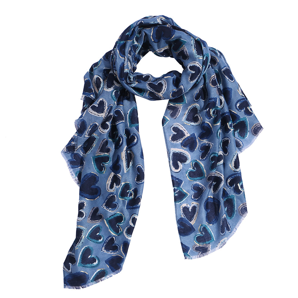 Blauer Schal mit Herzen