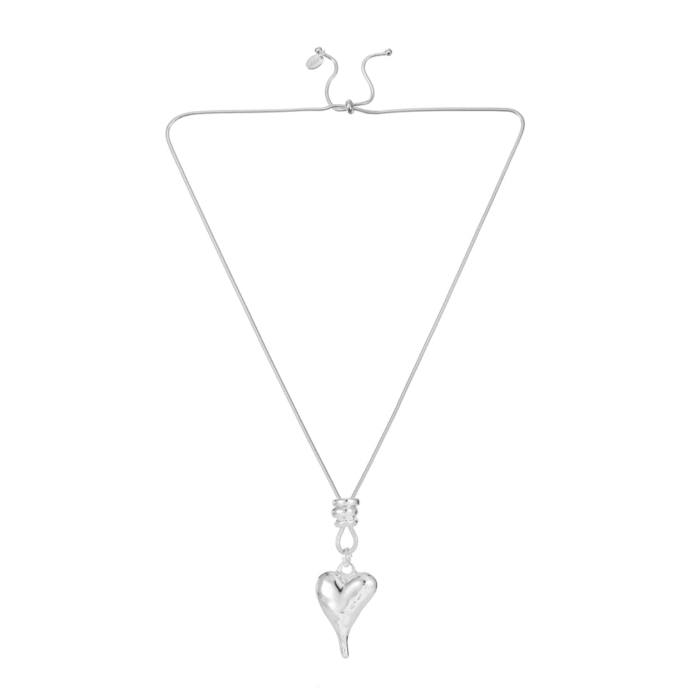 Halskette mit hochwertigem Metall mit Anhänger