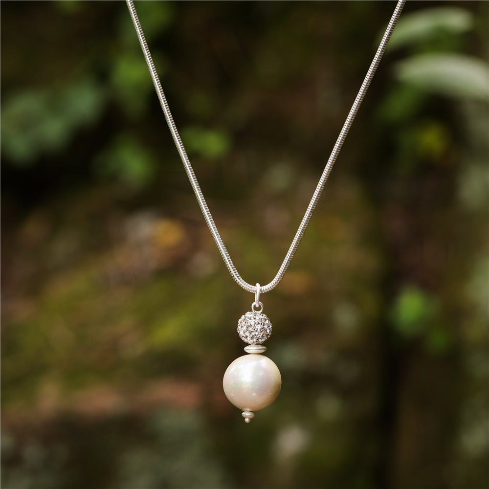 Elegante Halskette mit Anhänger aus echtem Shellbead-Muschelkern