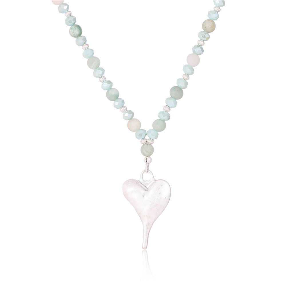 Halskette aus Cuprit mit Herzanhänger