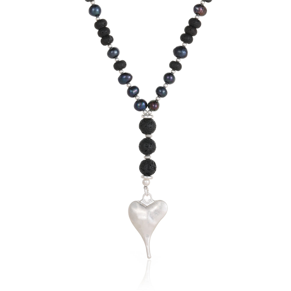Halskette aus Süsswasserperlen und Glas mit Herzanhänger