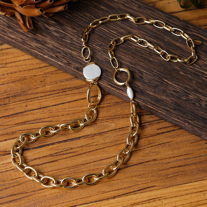 Halskette aus goldfarbig rhodiniertem Metall