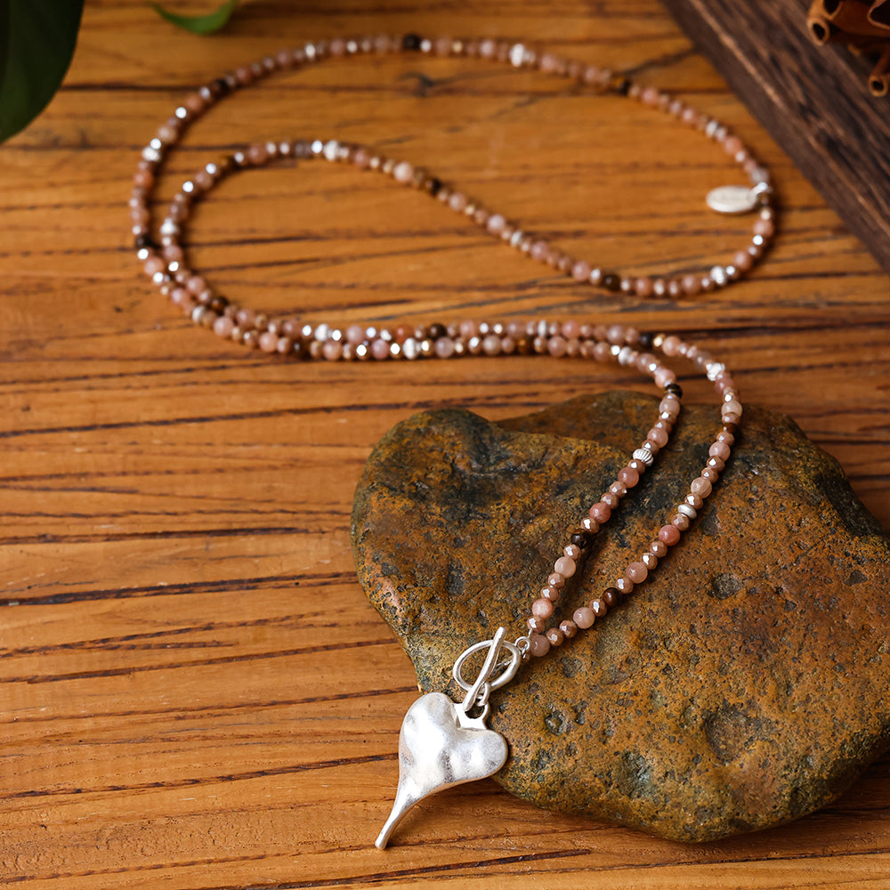 Halskette aus echtem Sonnenstein mit Herzanhänger