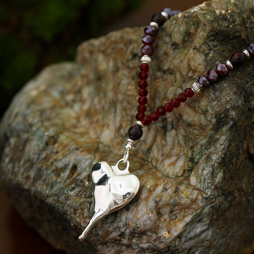 Kette mit Herzanhänger aus Braunem Jaspis