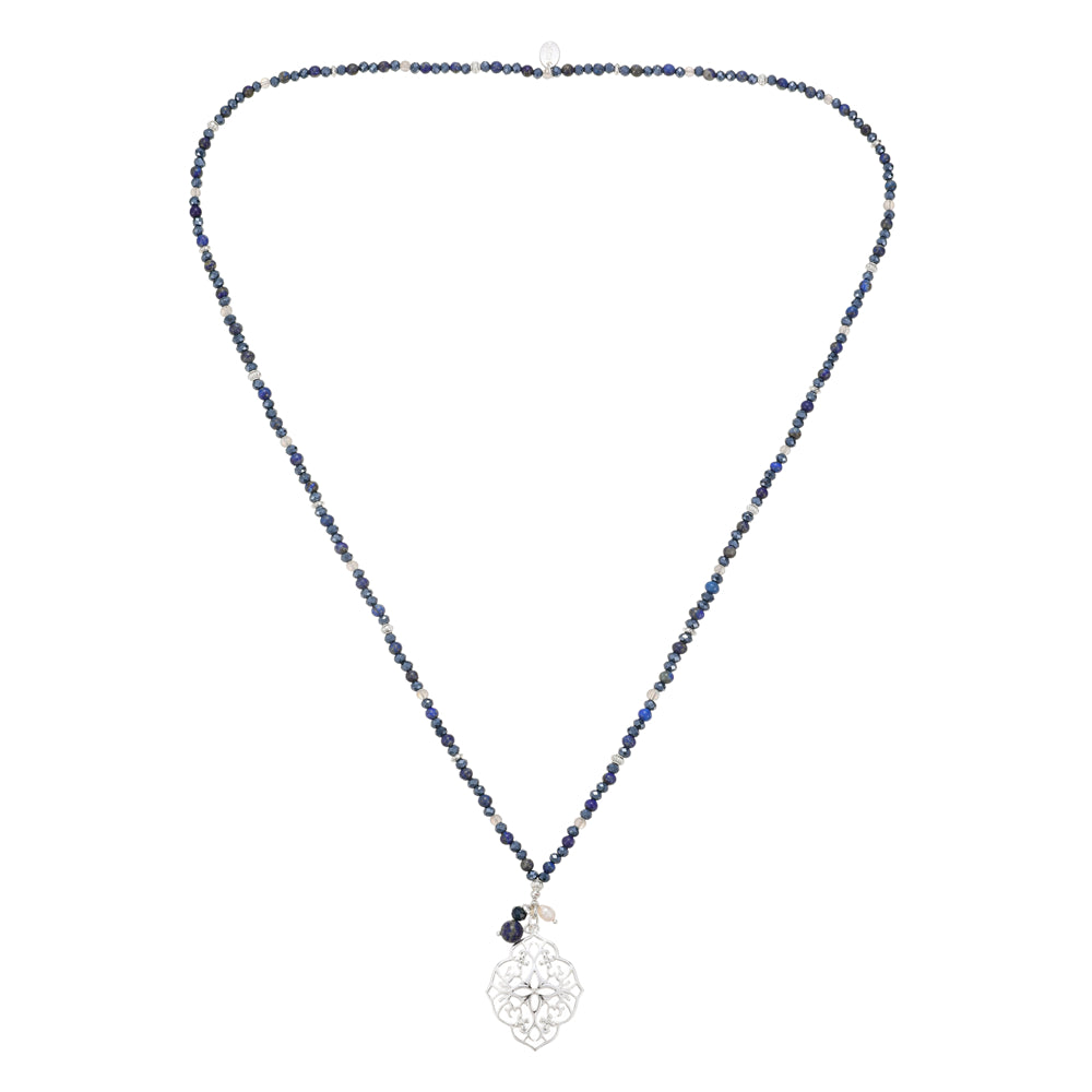 Kette mit Ornamentanhänger aus Lapislazuli